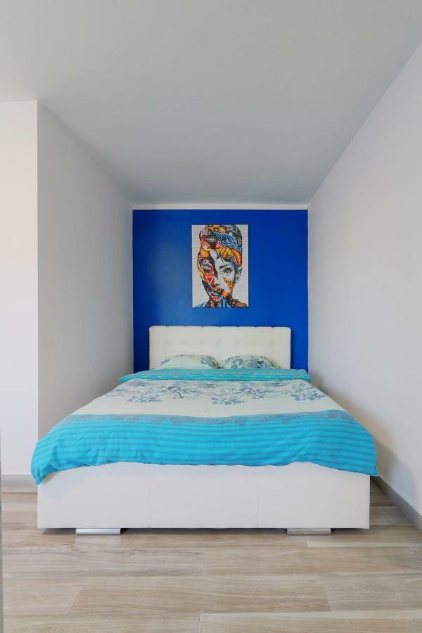 Luxury Olimpia Studio In Bucharest, With Netflix App Exterior photo